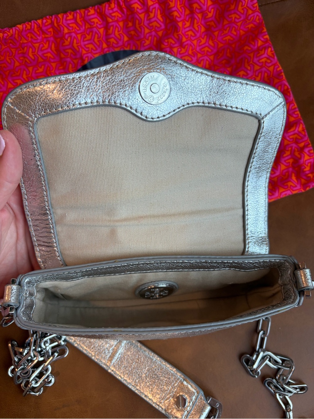 Tory Burch Reva Silver Metallic Leather Chain Crossbody Bag Clutch & Dustbag - Picture 4 of 11